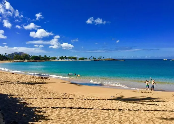 Spacious 2 Bedroom Beach House With King Suite