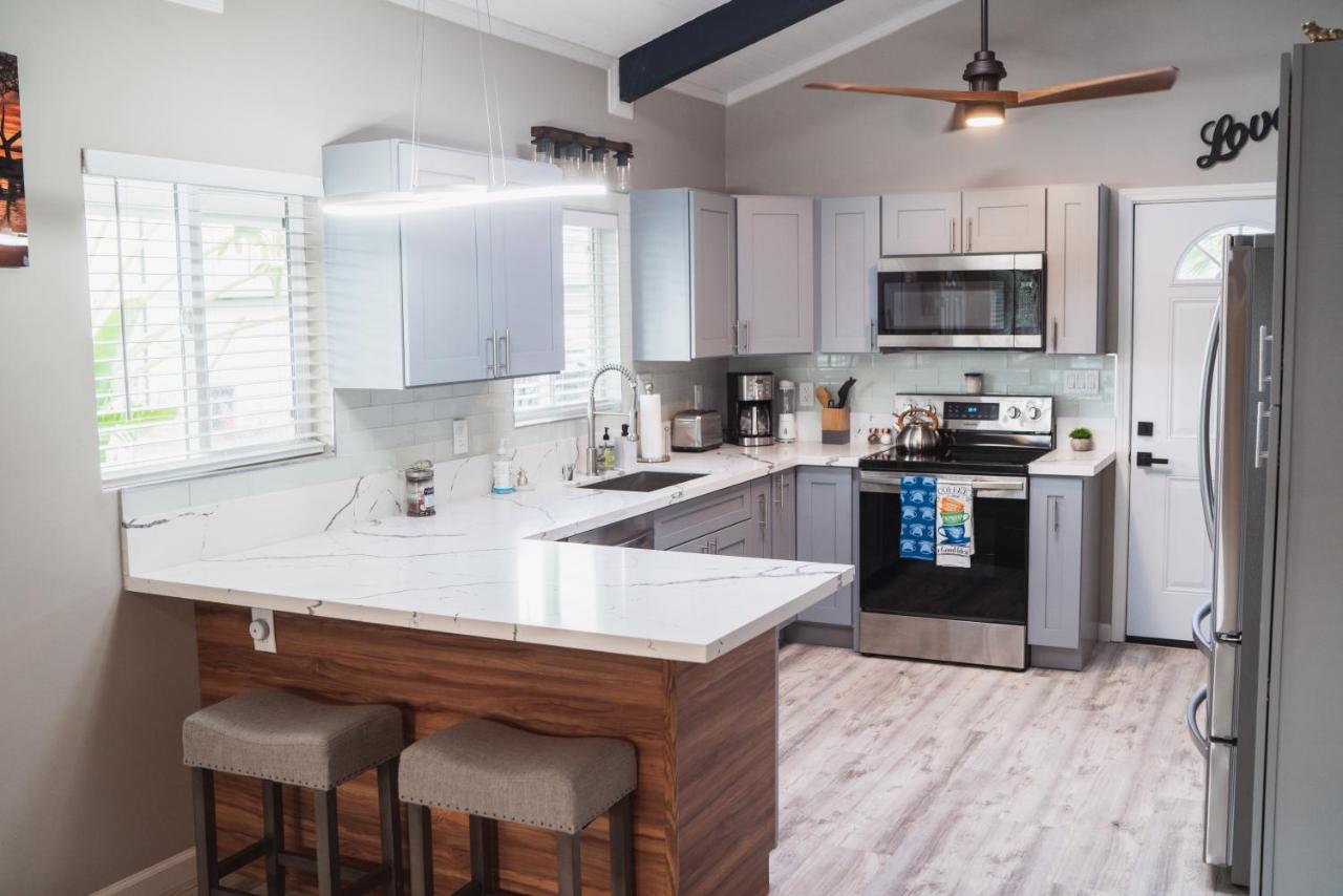 Spacious 2 Bedroom House With King * Waianae